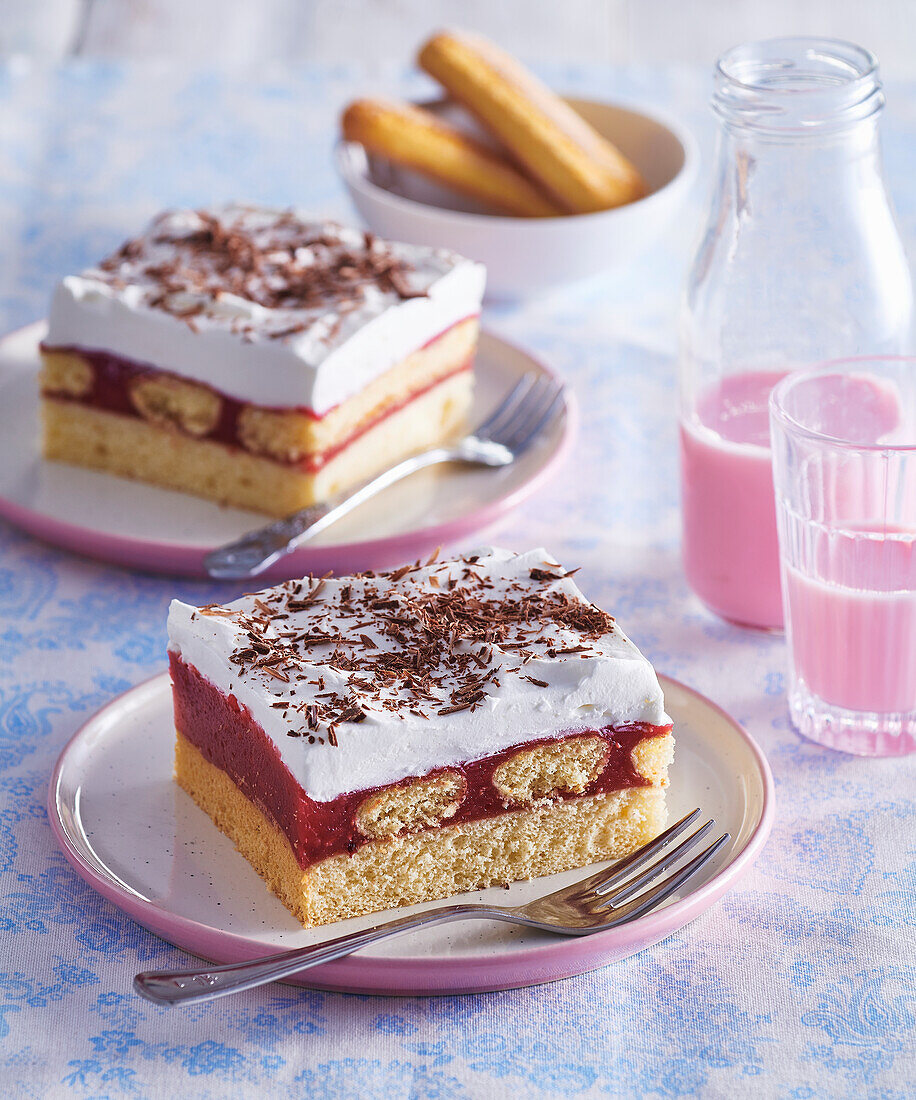 Cake bars with sweet fruit layer and whipped cream