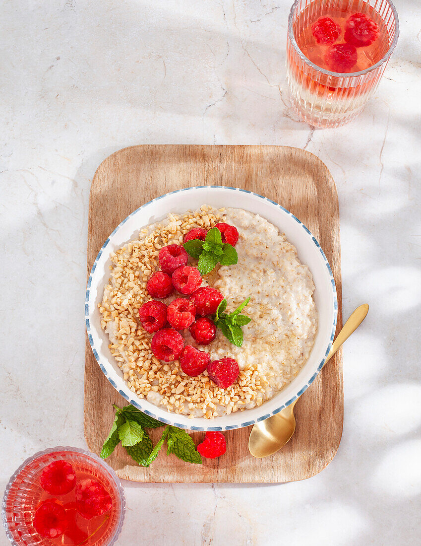 Porridge with raspberries