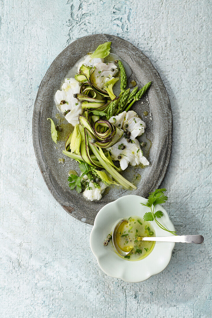 Dorsch-Ceviche mit Spargel-Sellerie-Gemüse