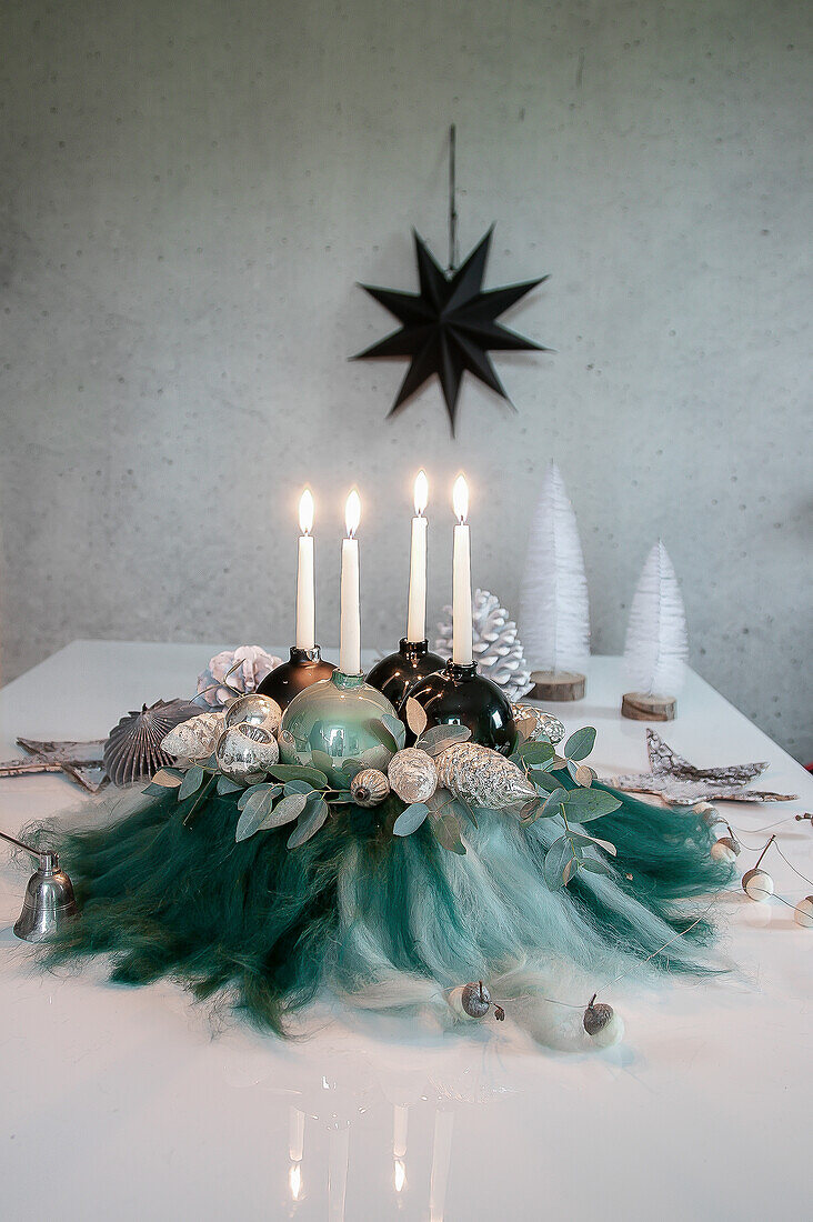 DIY-Adventskranz mit Filzwolle