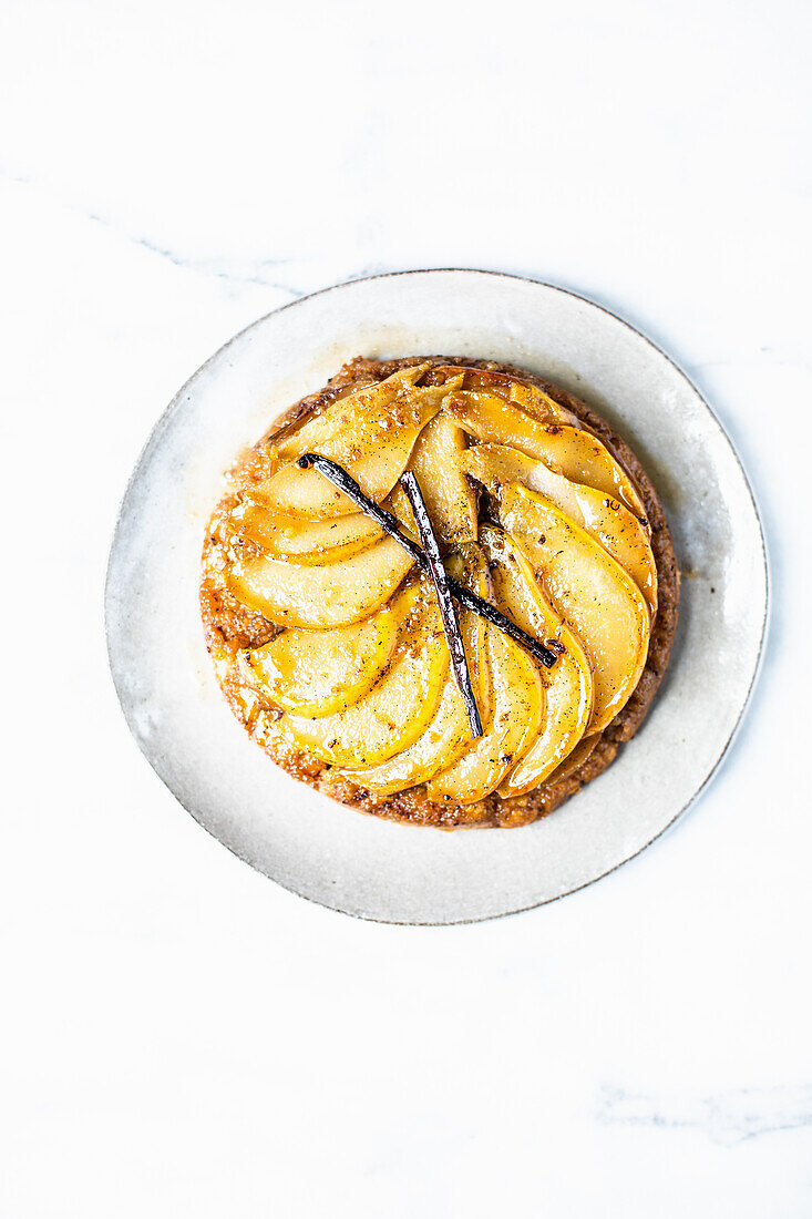 Pear tart with vanilla