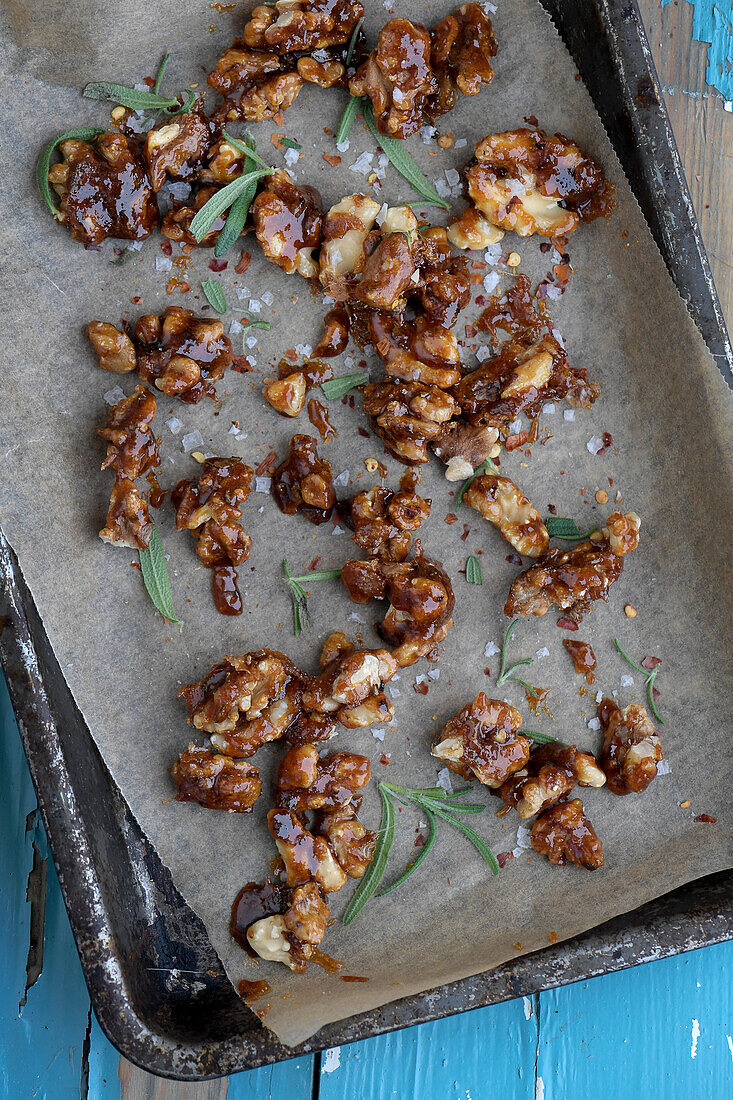 Candied walnuts flavored with spices