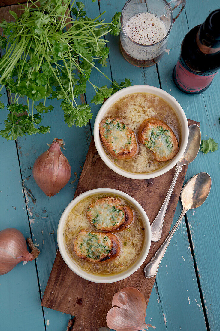 Zwiebelsuppe mit Ale