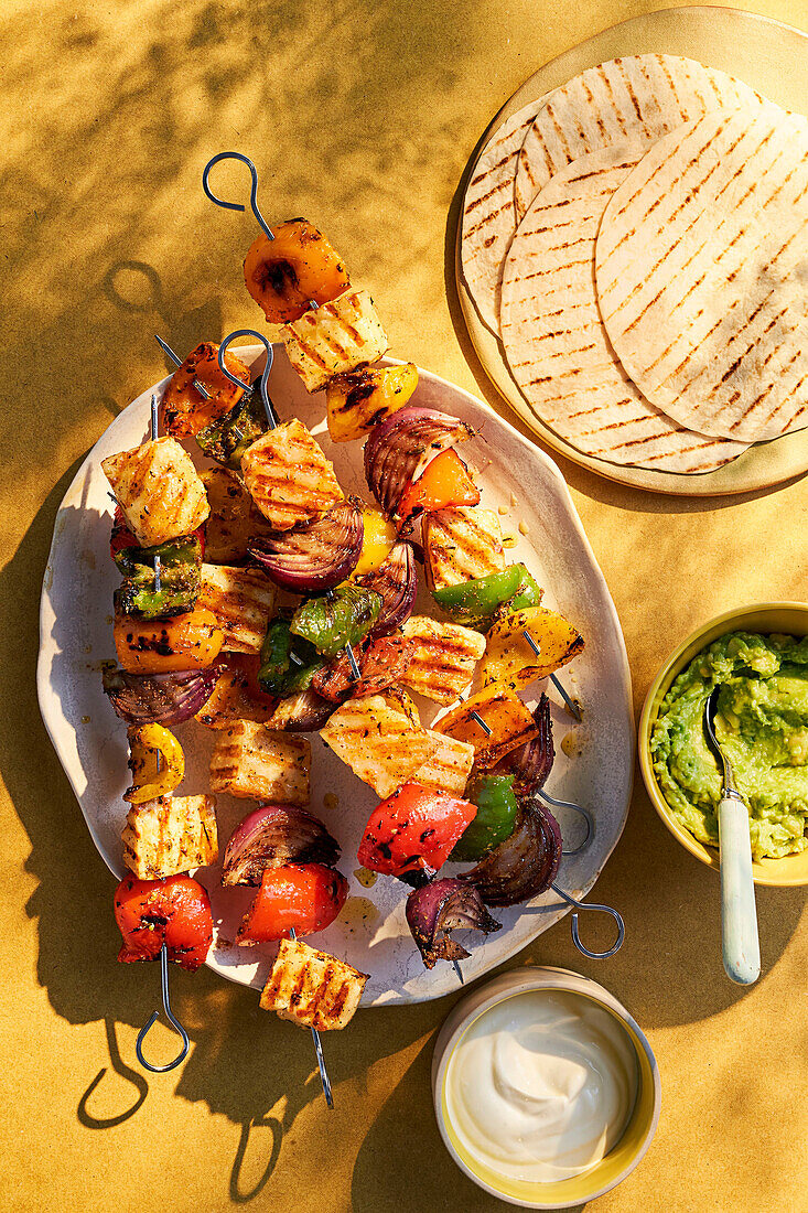 Halloumi-Fajita-Spieße vom Grill