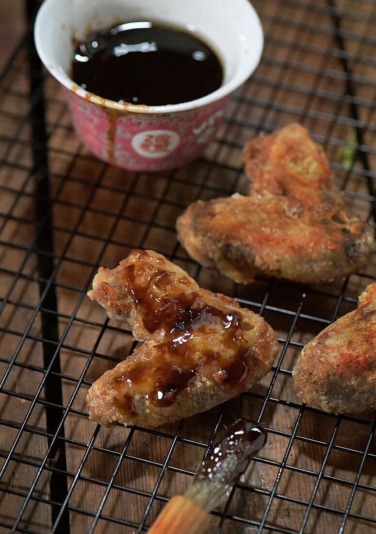 Chinese chicken wings with cola reduction