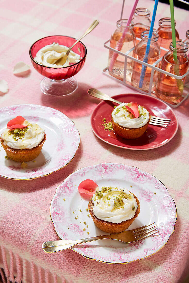 Pistachio rose and honey cakes