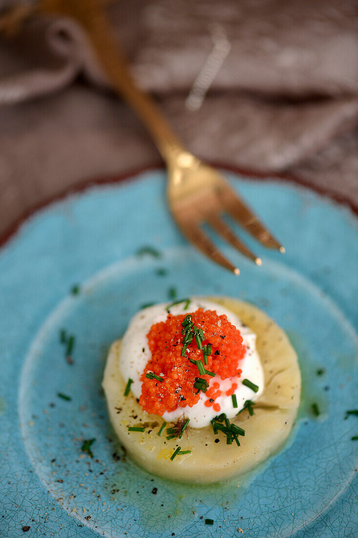 Sellerietaler mit gebräunter Zitronenbutter und Algenkaviar