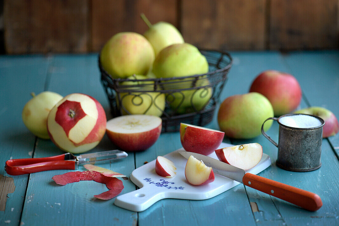 Preparing apples