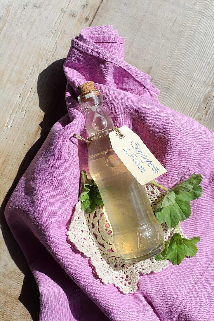 Lady's mantle toner soothes acne and reduces the pores