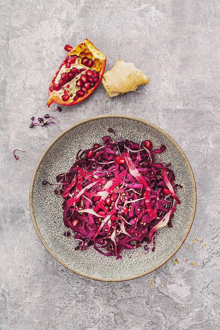 Kyabetsu no Sarada (Japanese cabbage salad with ginger and rice vinegar, vegan)