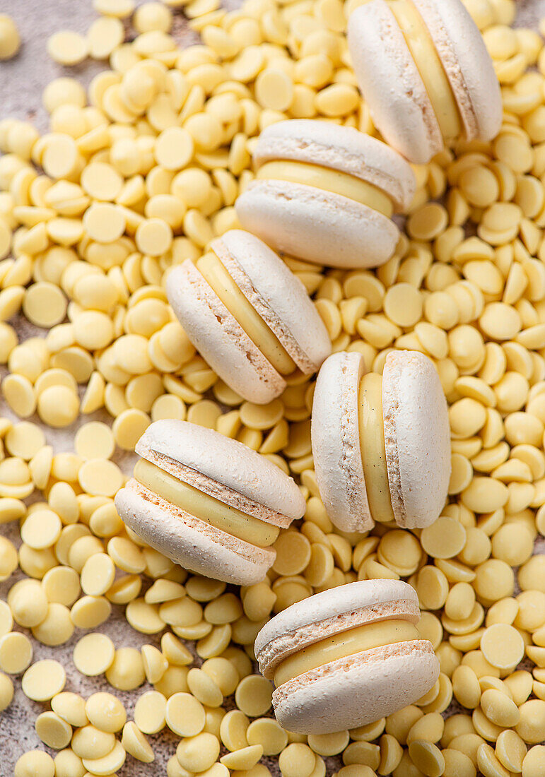Macarons with white chocolate ganache