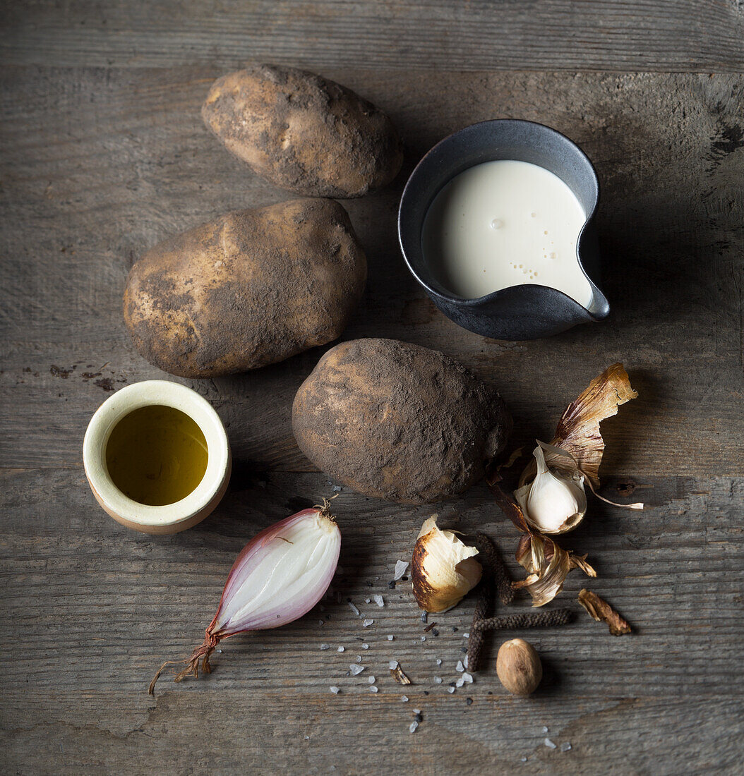 Ingredients for vegan mashed potatoes