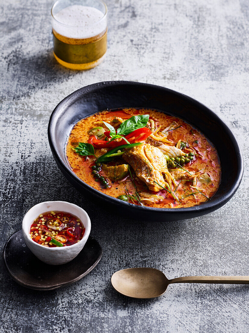 Gaeng Dang Bpla - Fish with red curry (Thailand)