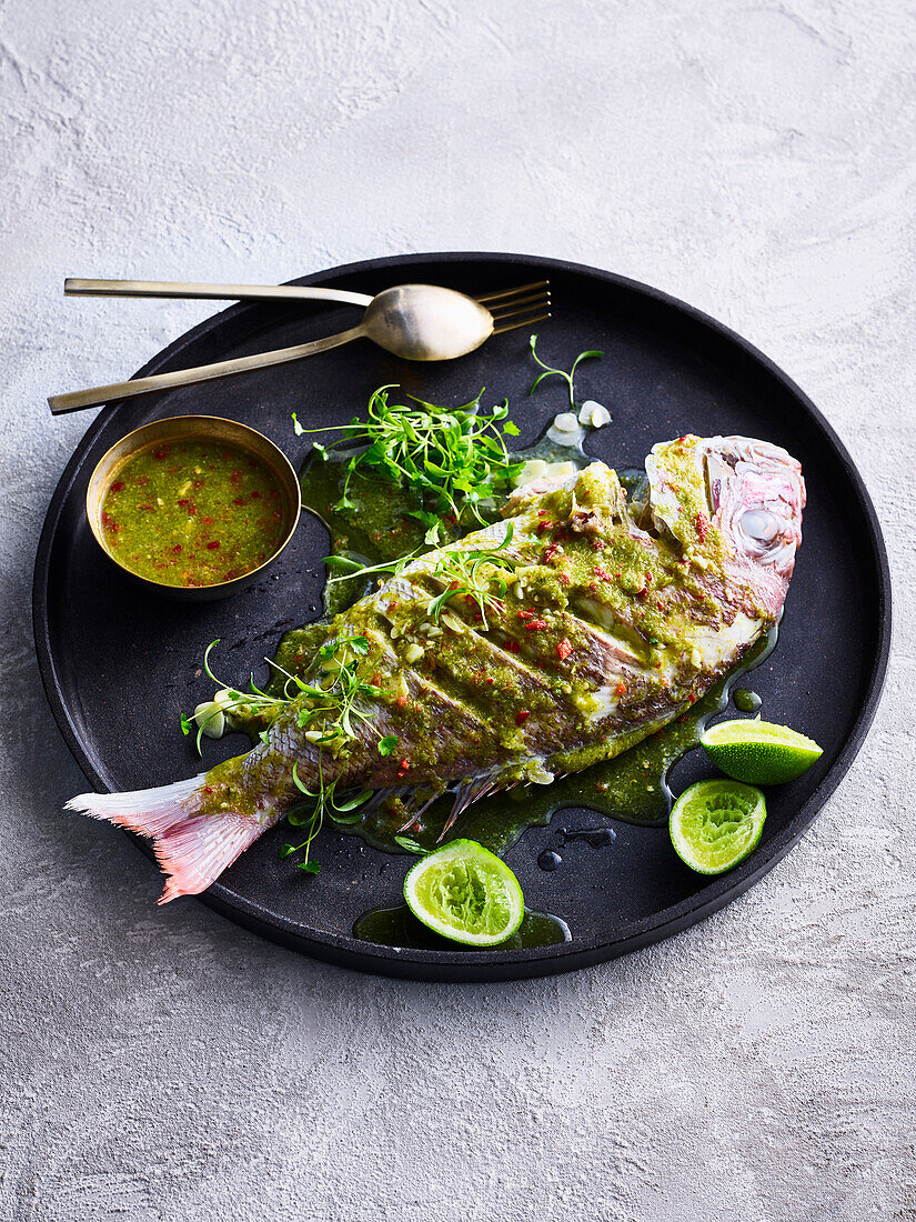 Bpla Neng Ma Now – Gedünsteter Fisch mit Chili und Limette (Thailand)