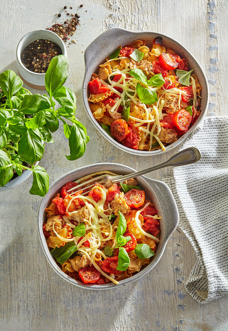 Gratinated pasta with tuna