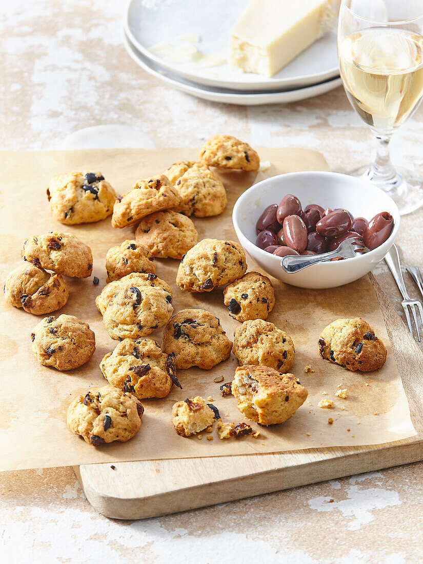 Italan savoury biscuits with olives
