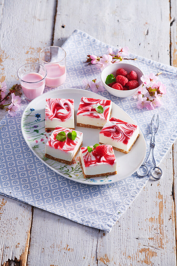 Raspberry cheesecake bars