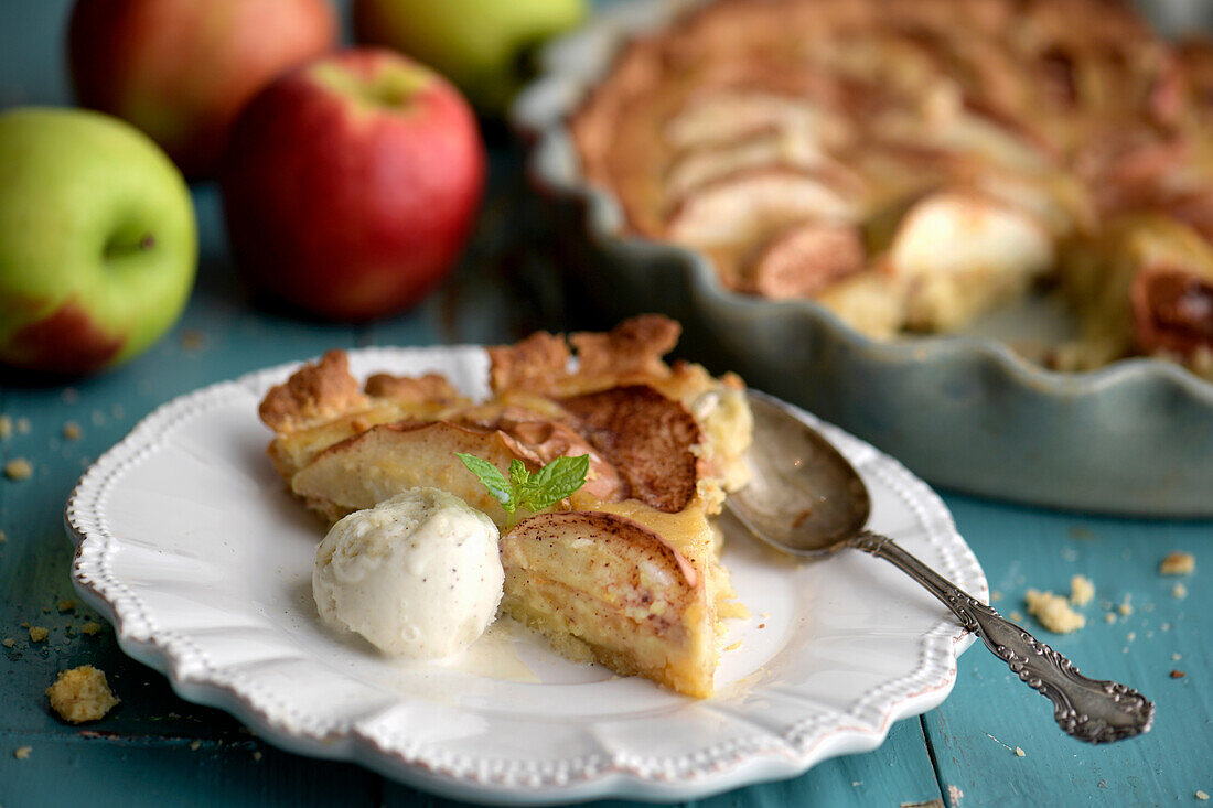 Apfelkuchen mit Mandelpaste und Ingwer