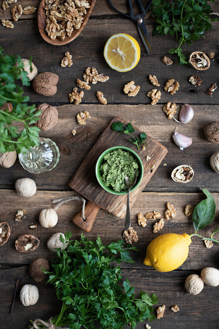 Petersilienpesto mit Zutaten