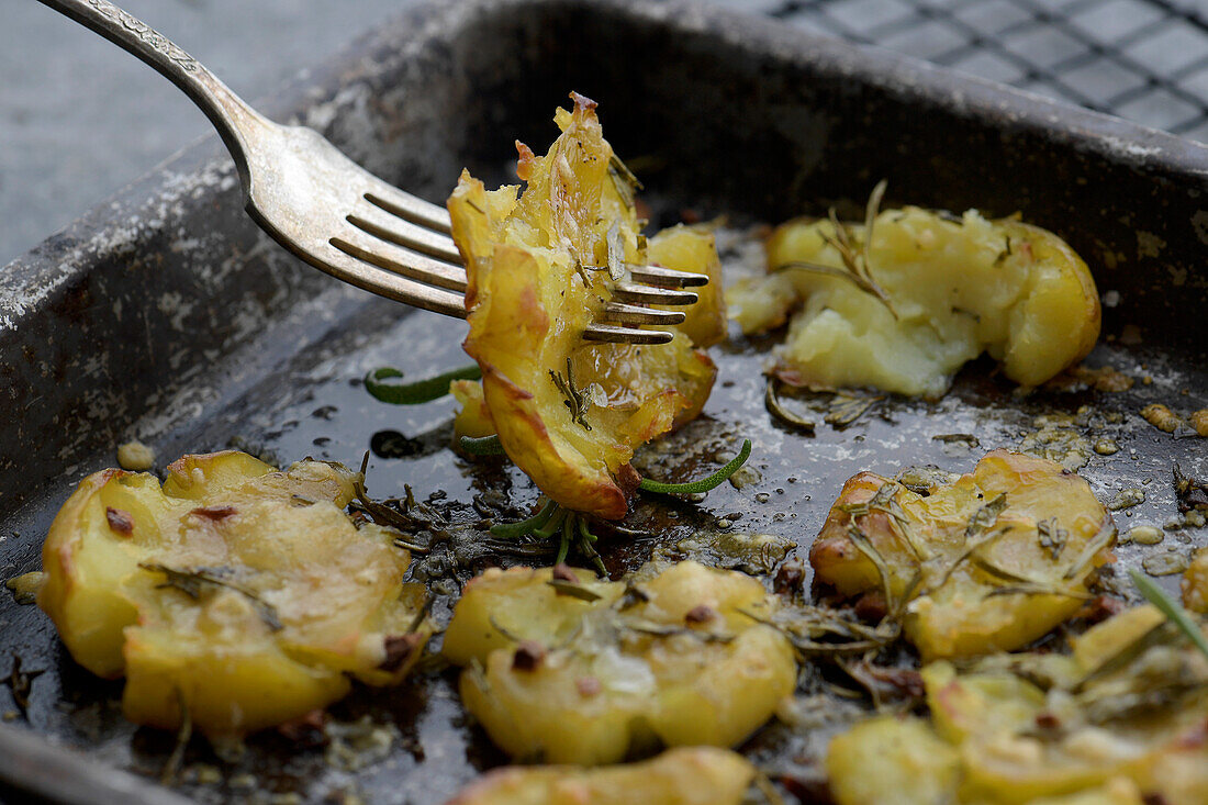 Roasted rosemary potatoes with Västerbotten cheese