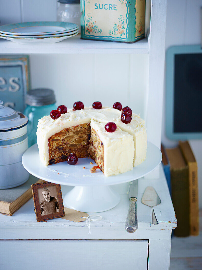 White Simnel Cake