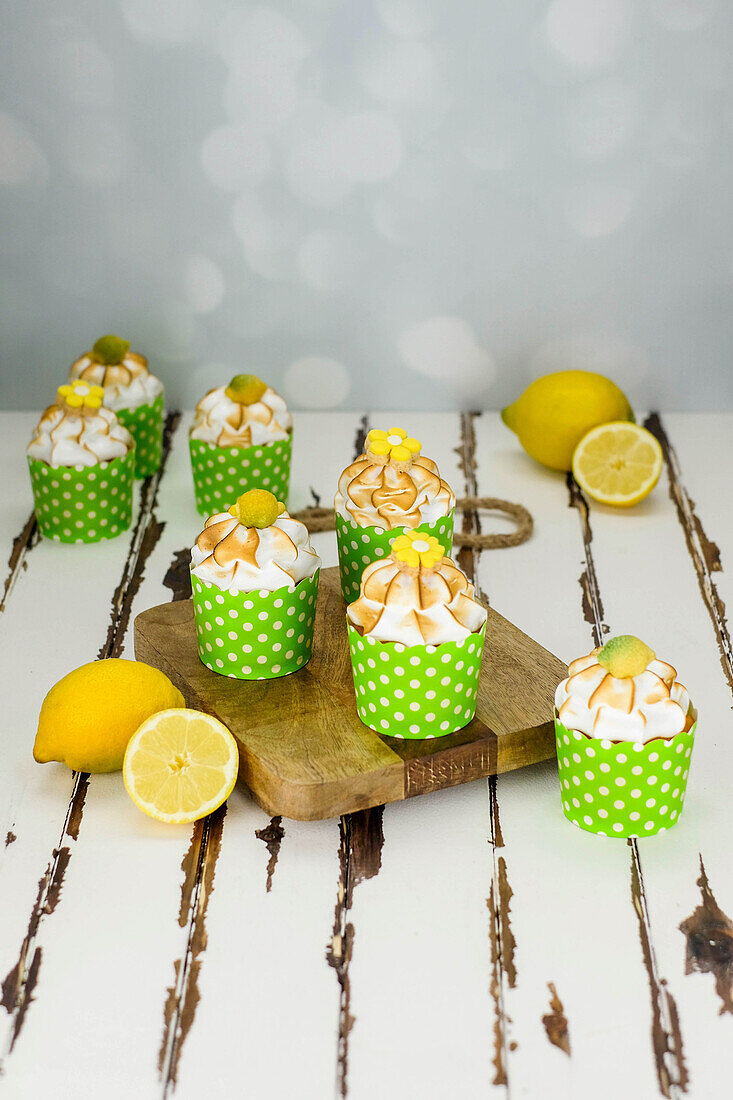 Zitronen-Baiser-Cupcakes