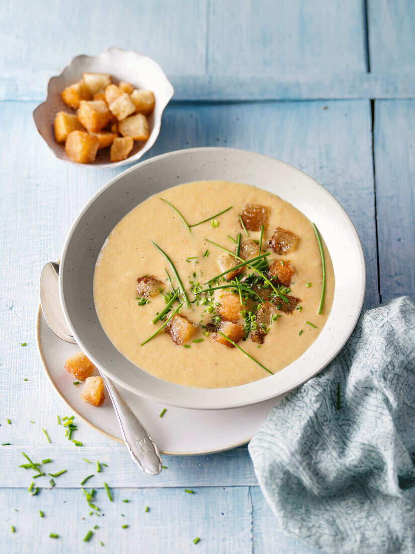 Grape soup with cinnamon croutons