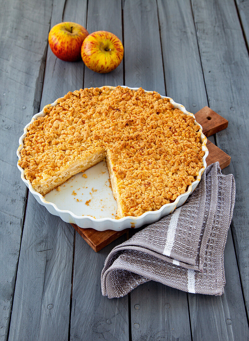 French apple pie with crumble