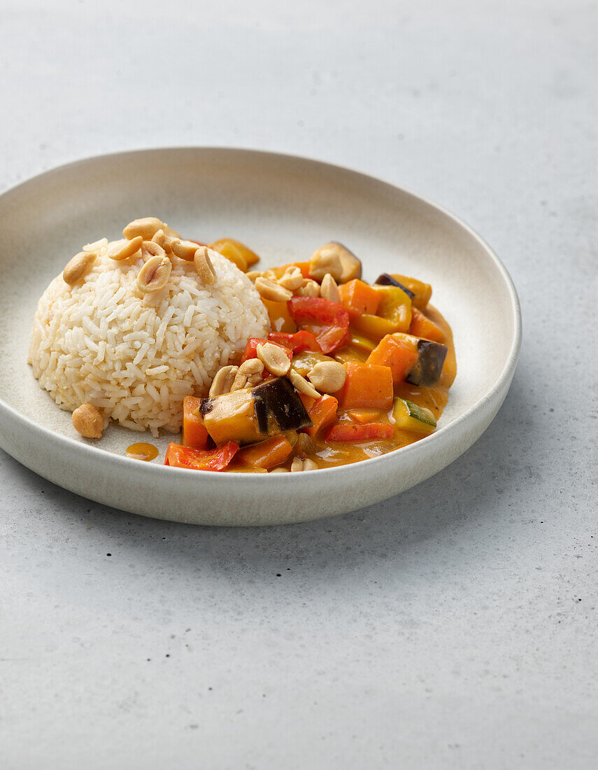 Peanut rice with vegetable curry from Zimbabwe