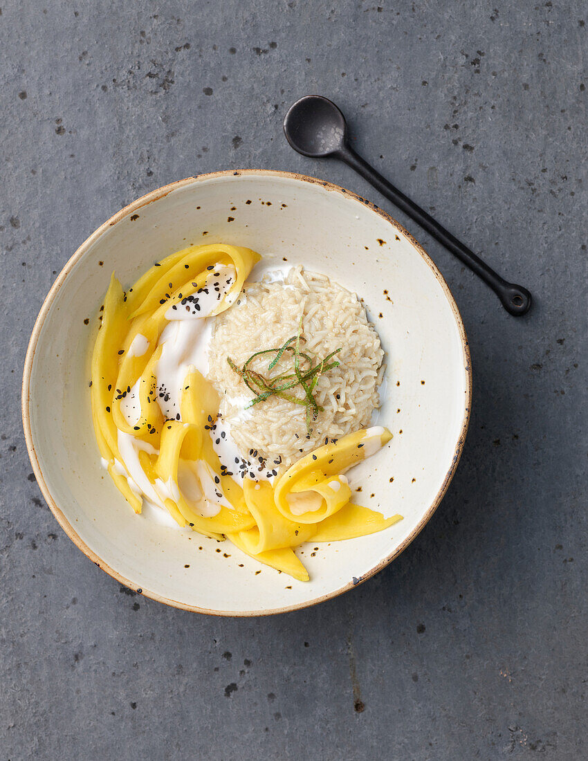 Sticky Rice mit Mango und dunklem Sesam (Thailand)