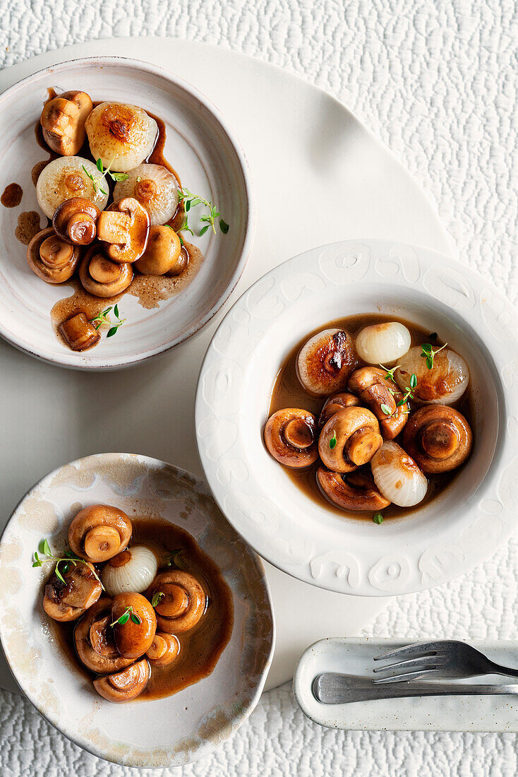 Karamellisierte Zwiebeln und Champignons