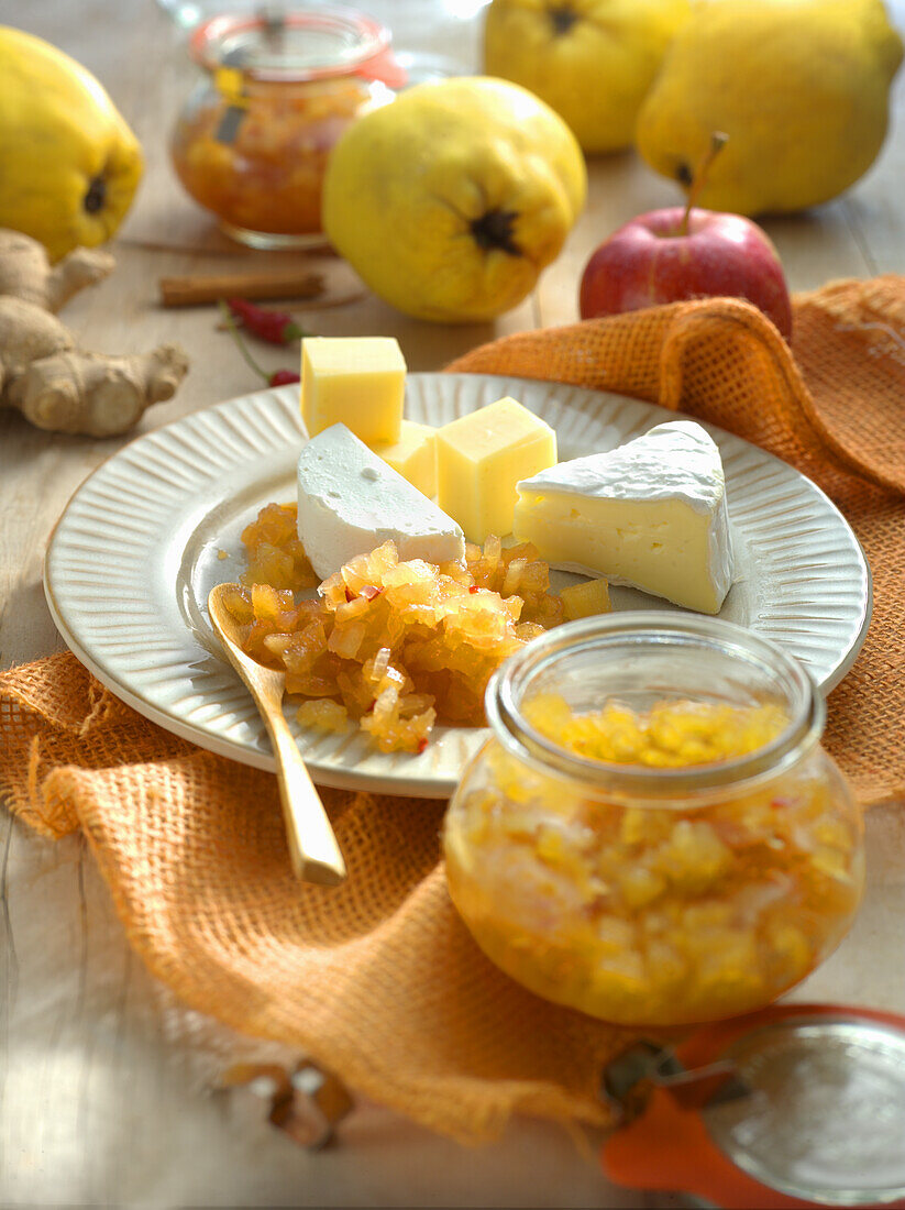 Quince chutney with cheese