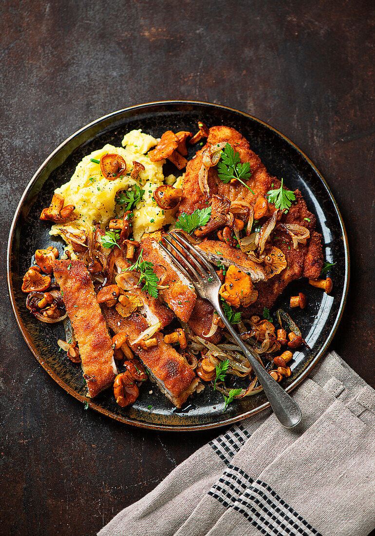 Schnitzel mit Pfifferlingen und Kartoffelbrei