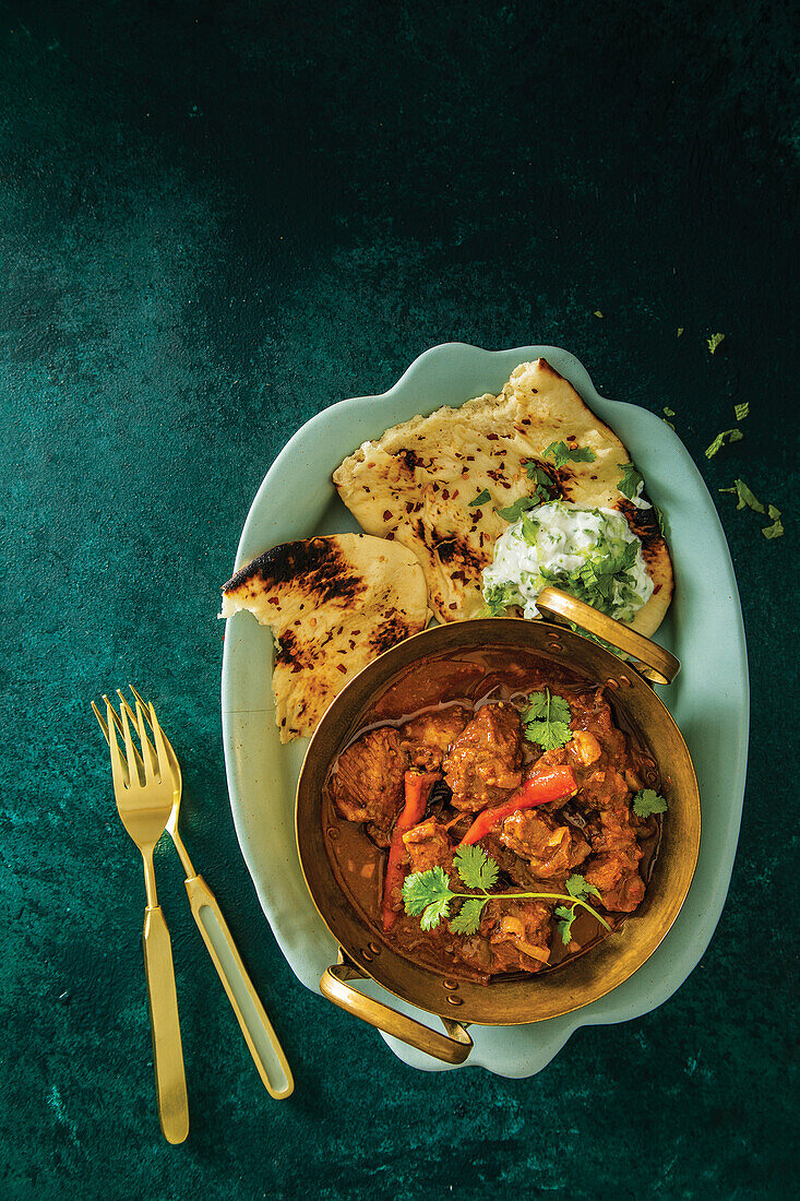 Vindaloo with pork and naan