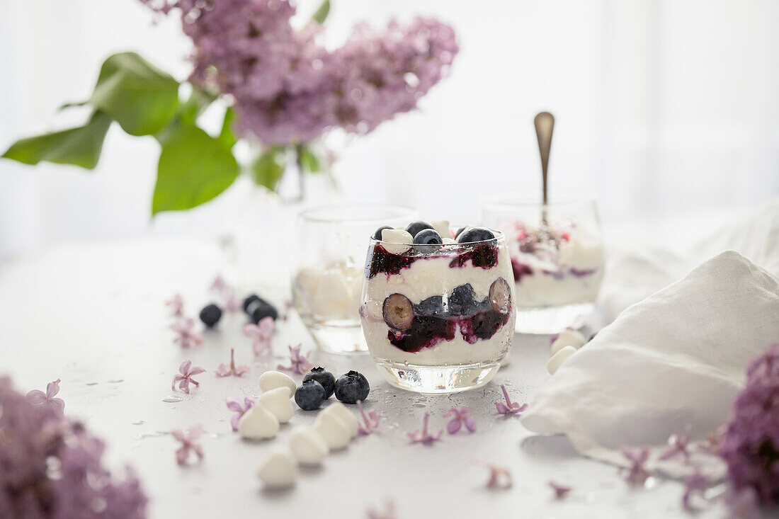 Eton Mess mit Blaubeeren