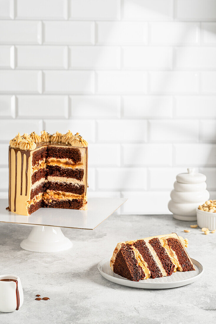 Chocolate-caramel cake with peanuts (Snickers Cake)