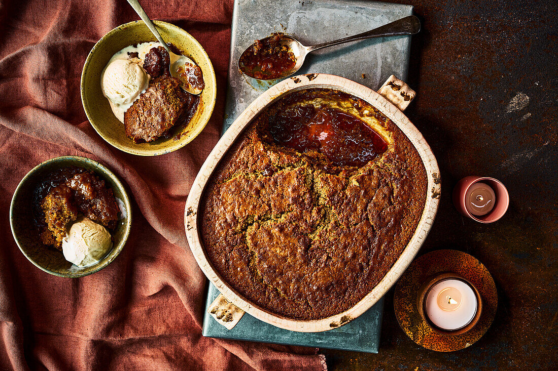 Self saucing sticky gingerbread pudding