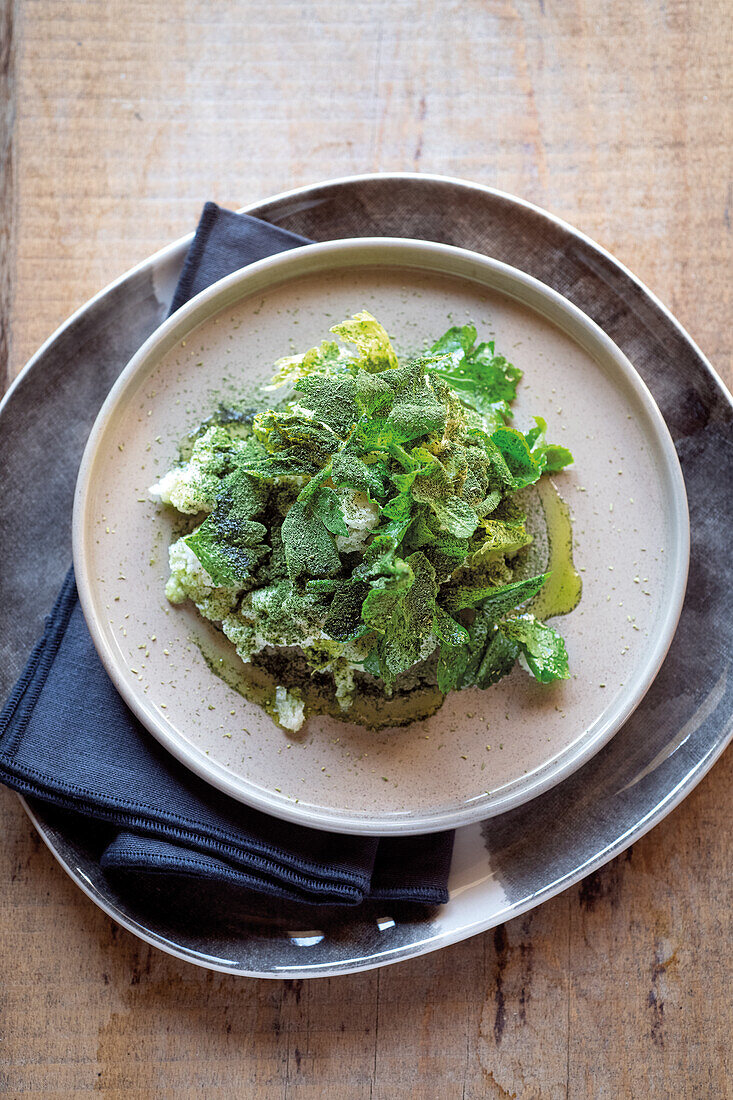 Sellerie-Panzanella mit Olivenöl