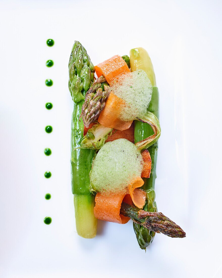 Asparagus with carrots and morels
