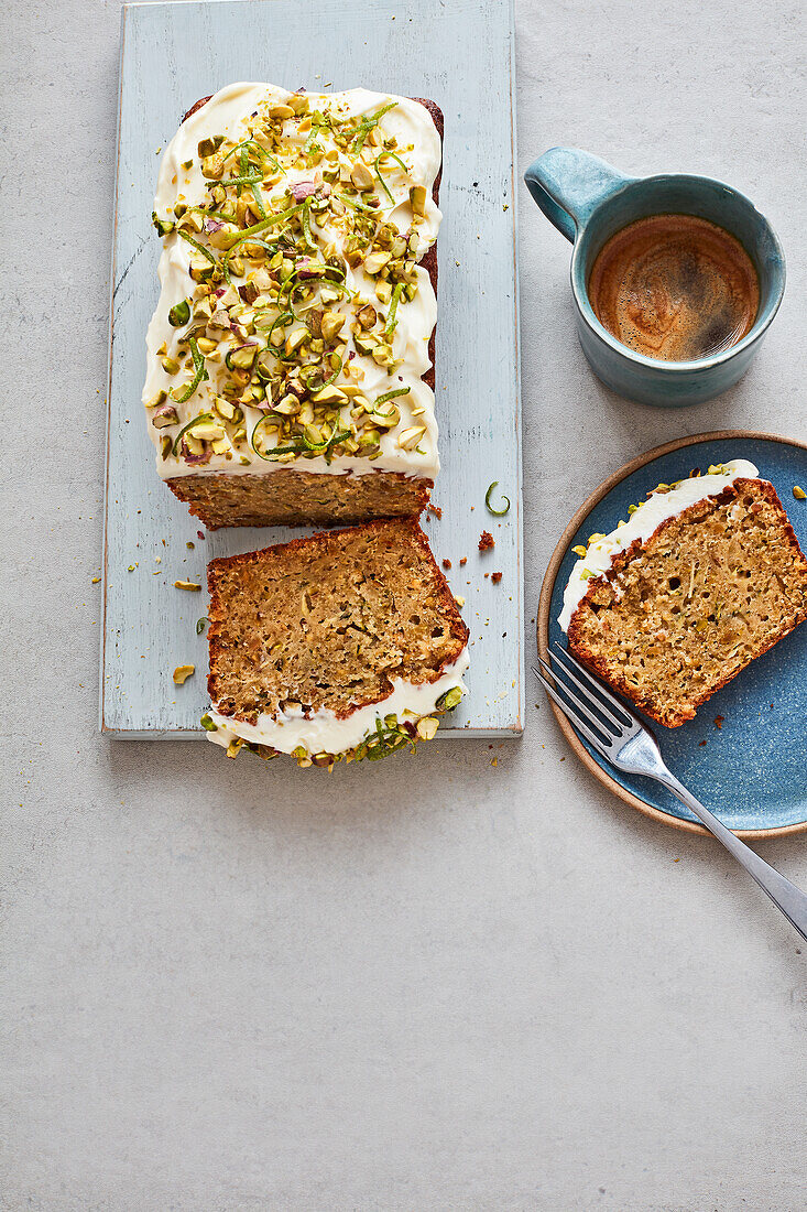 Zucchini and lime cake with pistachios