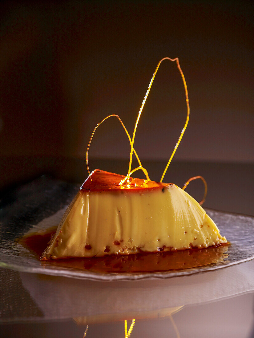 Creme Caramel mit Spinnzucker