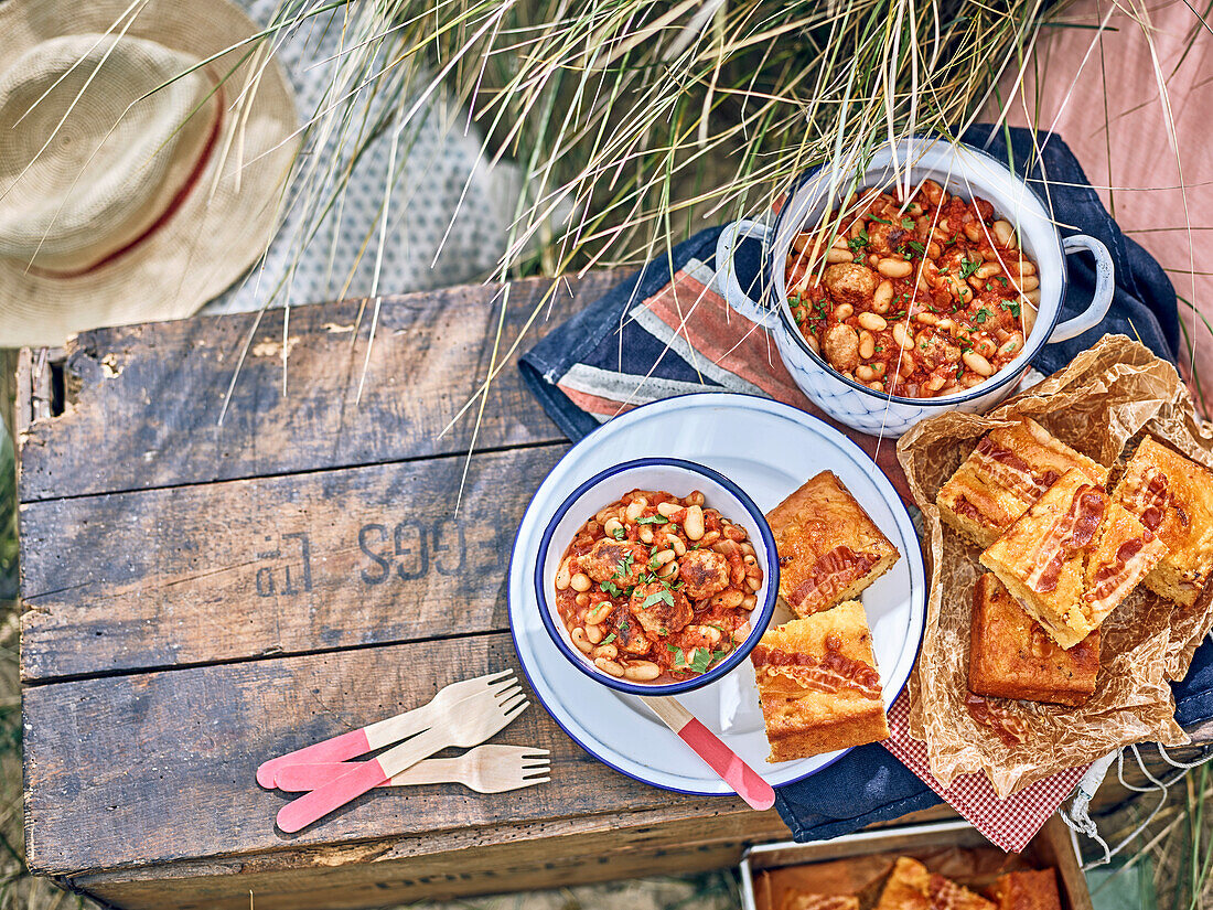 Smoky bean stew with sausage balls (one-pot) for picnics