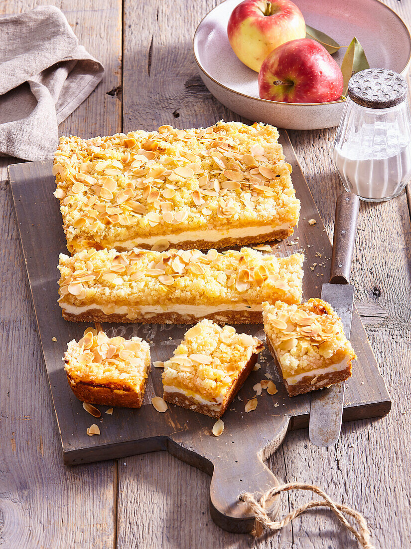 Apple cheesecake bars with almond