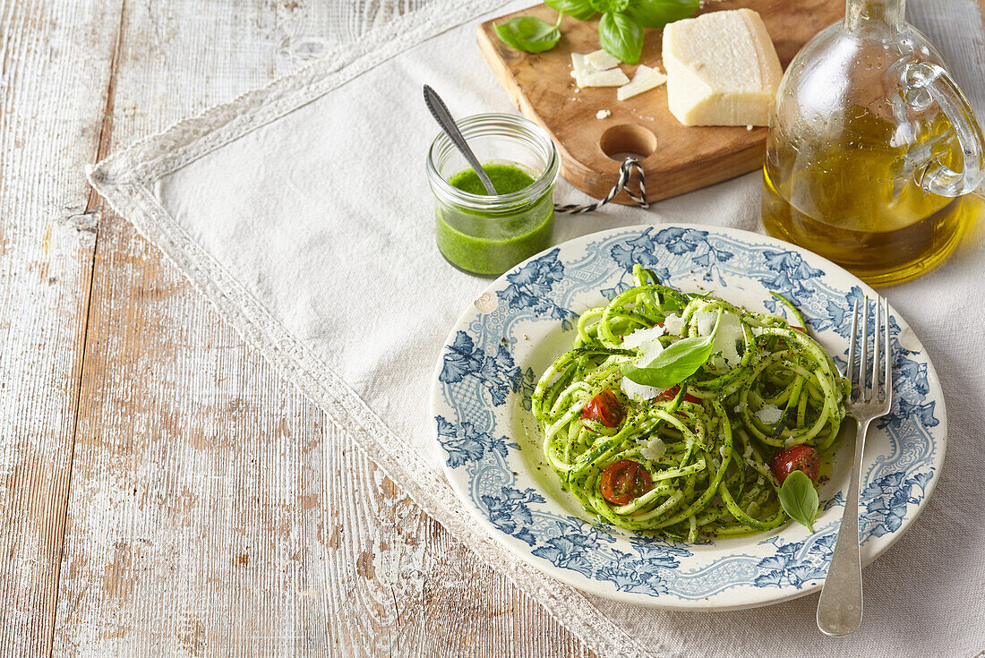 Zucchini noodles with pesto