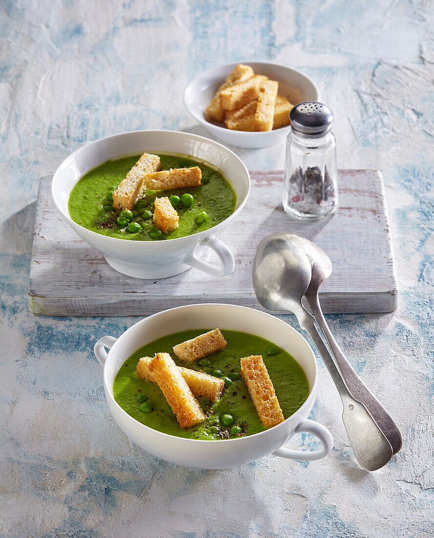 Creamy pea soup