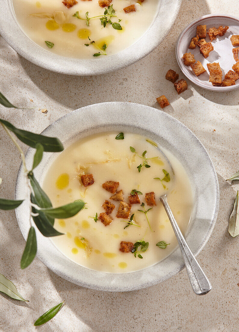 Creamy garlic soup