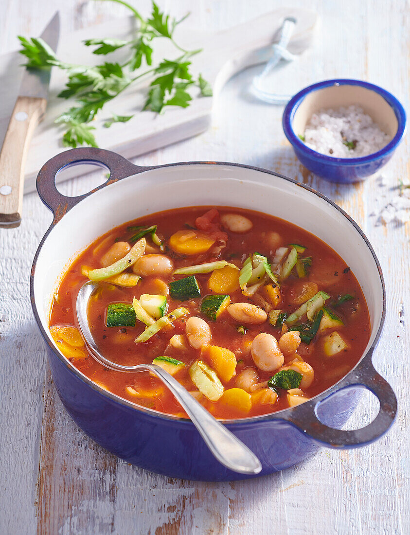 Minestrone mit Tomaten