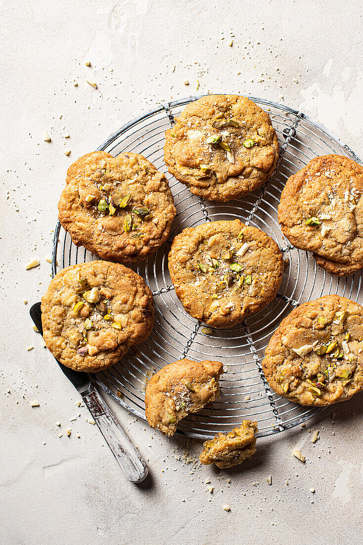 Cookies mit weißer Schokolade und Pistazien