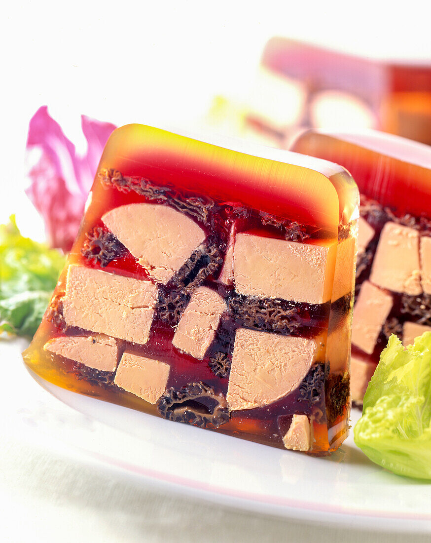 Terrine mit Morcheln und Foie Gras