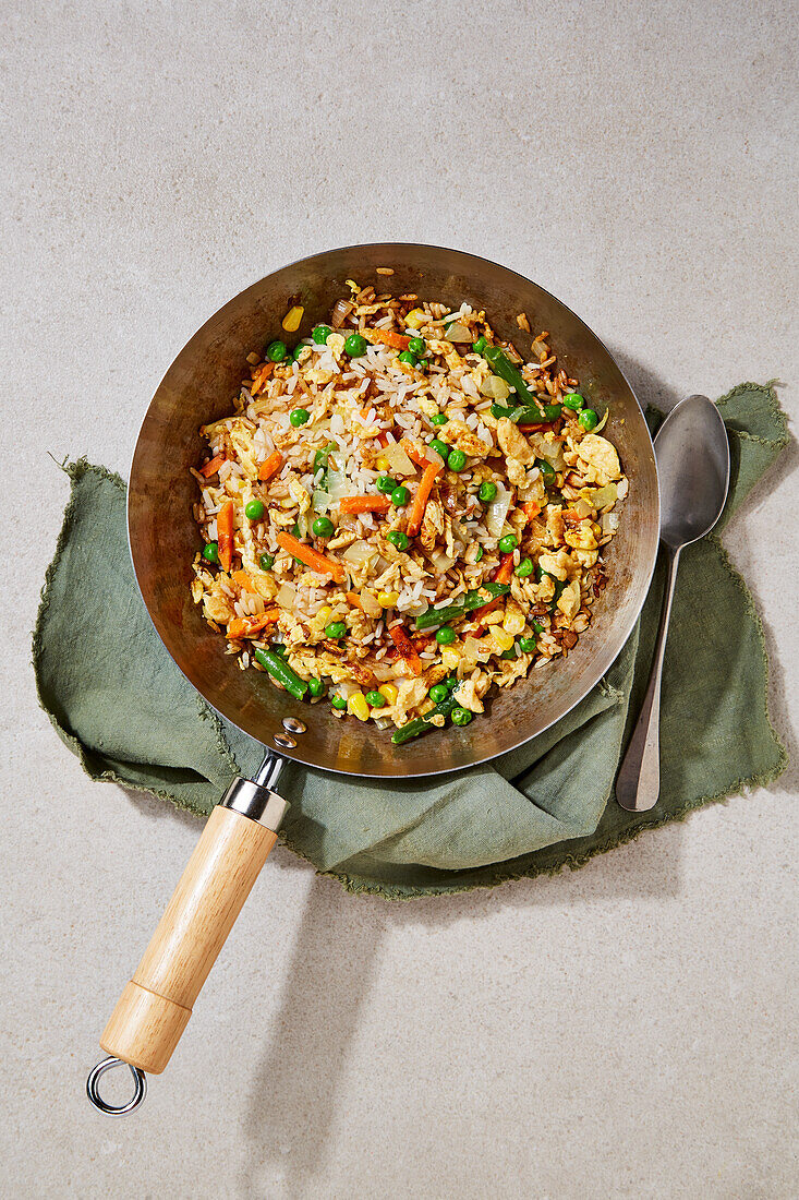Fried egg rice with vegetables